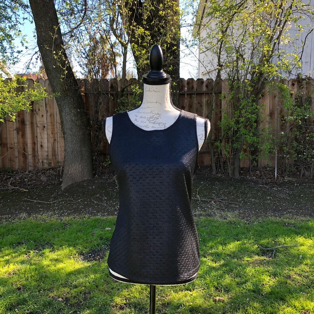 Banana Republic black rectangular pattern texture